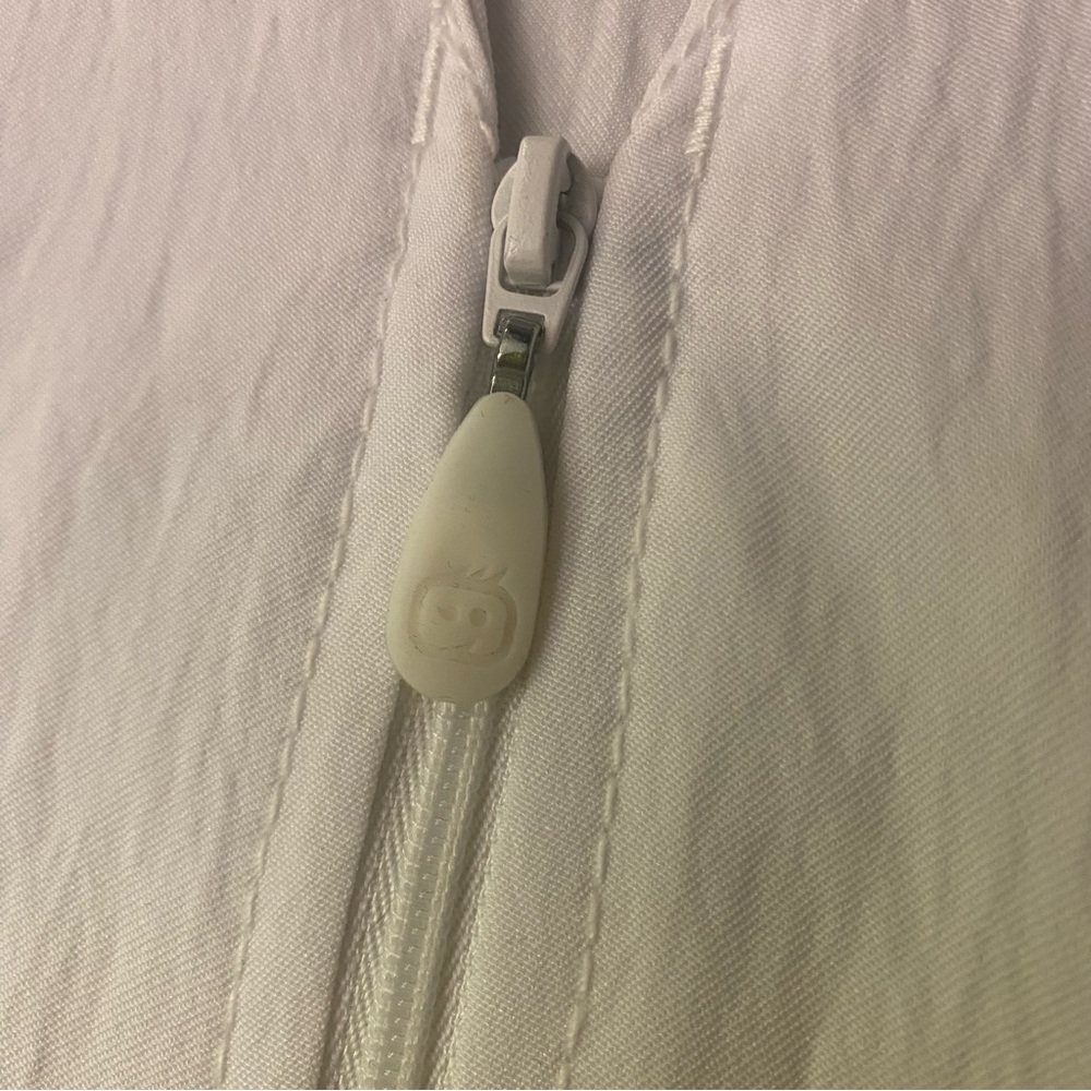 Four-Stretch White Scrub Top GUC M - Picture 5 of 7